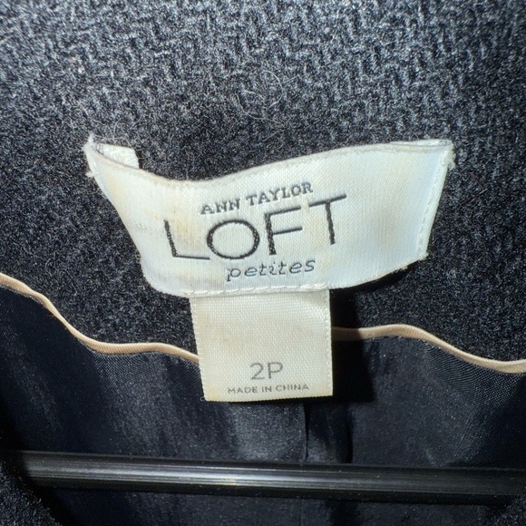 Loft Women Pea Black Coat Double Breasted 6 Buttons Wool Blend Size 2P - Picture 3 of 3